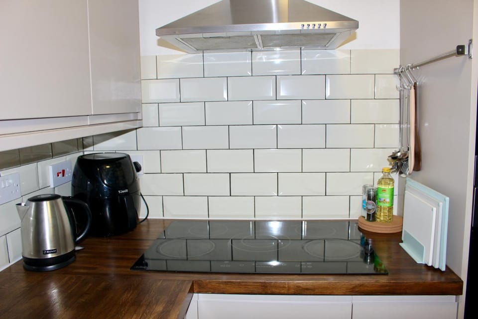 Modern 3 Bed Residence, New Cross - near Greenwich & London Bridge Apartment in London Borough of Southwark