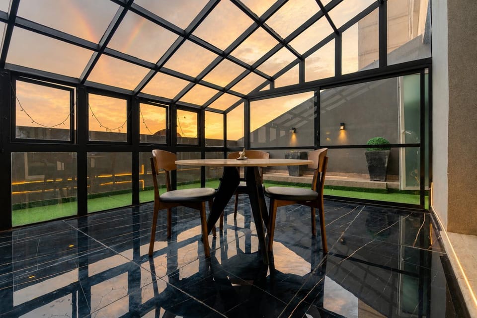 Patio, View (from property/room), Balcony/Terrace, Living room, Seating area, Dining area