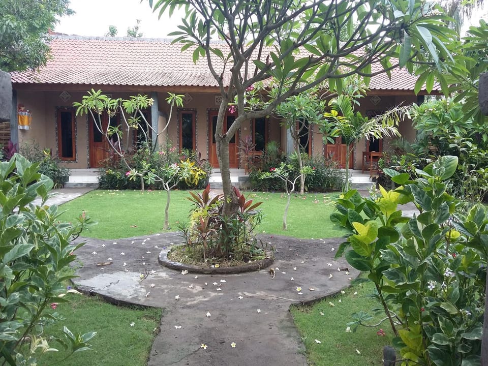 Property building, Garden, Decorative detail, Floor plan
