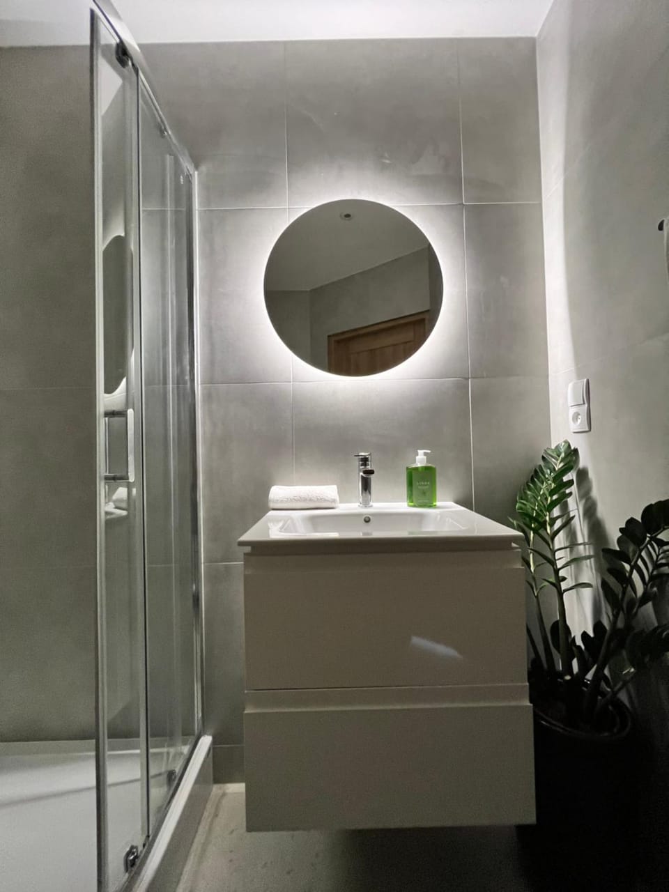 Roof top - 3 min to Station, Lift, City View Apartment in Poland