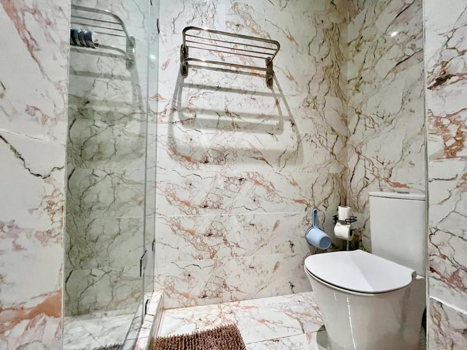 Shower, Toilet, Bathroom