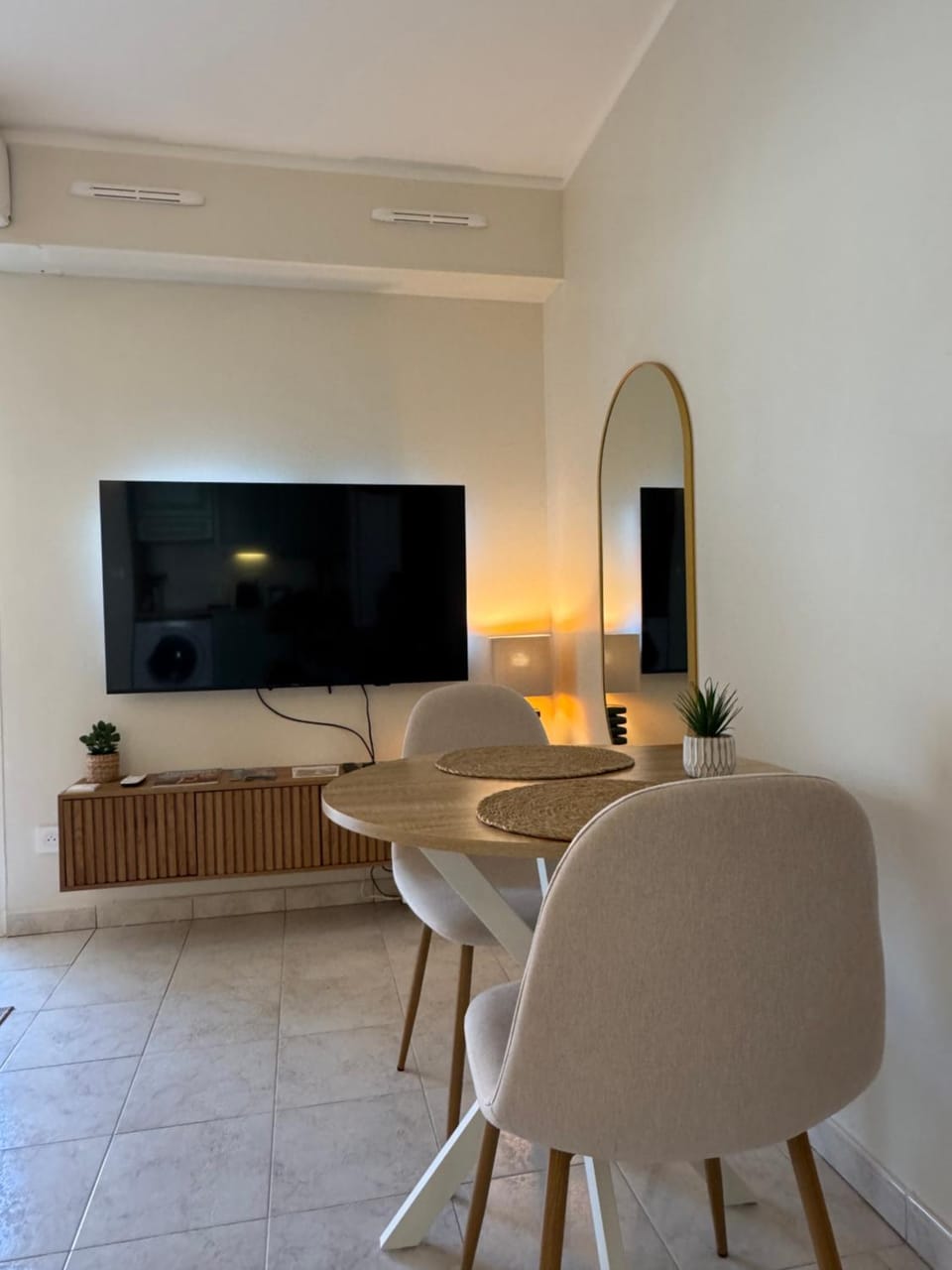 Suite Victoria Beach - Carré d'Or - Terrasse - Plage 50 m Apartment in Menton
