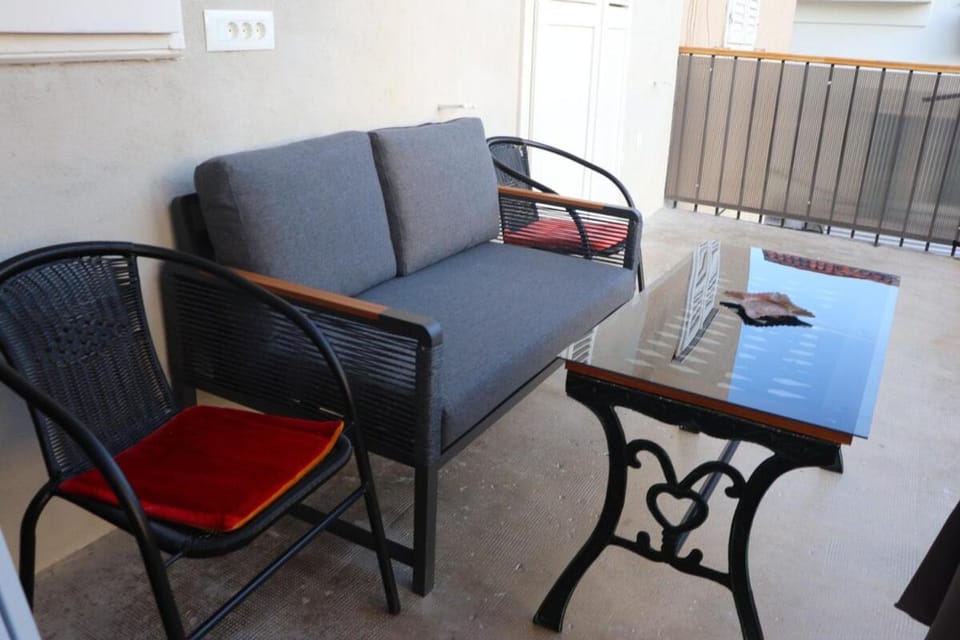 Charming flat near center and beach Apartment in Split