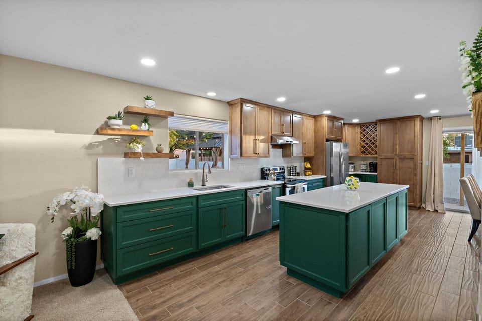 Kitchen or kitchenette, dishwasher, pet friendly, stove