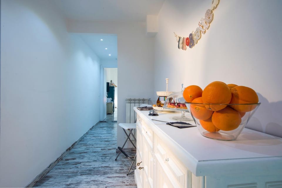 Food, Internal: Not applicable to any particular room