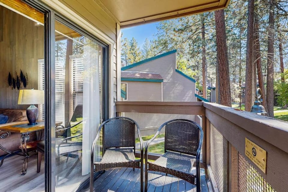 Enjoy the lake from this retreat with private beach access & a waterfront pool House in South Lake Tahoe