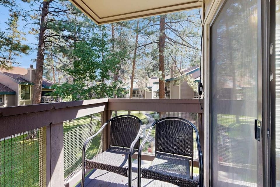 Come for the lake and stay for the pools hot tubs sauna & fireplace House in South Lake Tahoe