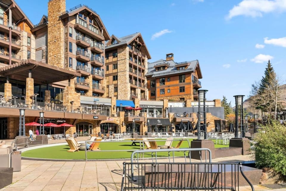 Vail Village w Amenities Walk to Slopes & Dining House in Vail