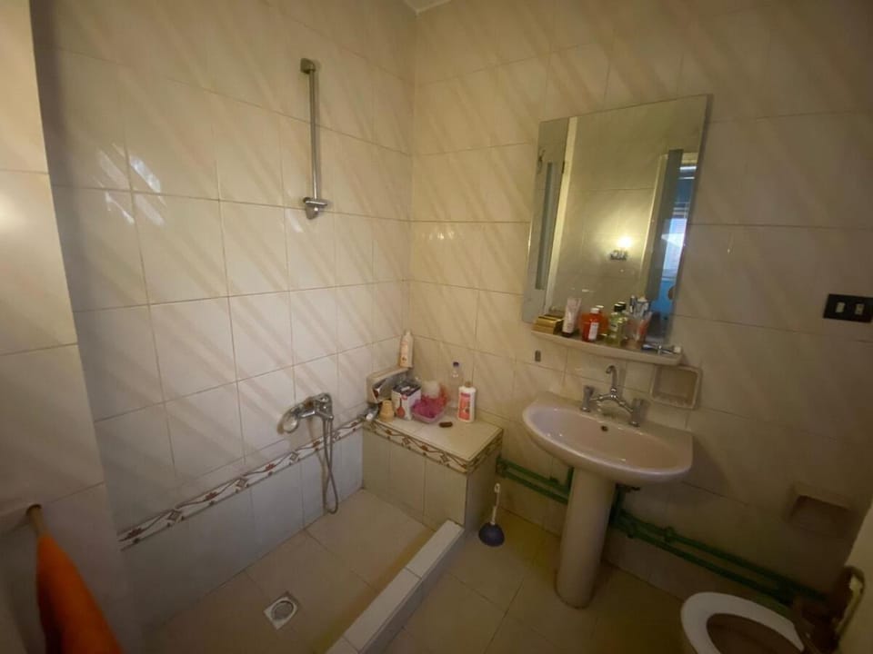 Room for rent in Maadi Apartment in Cairo Governorate