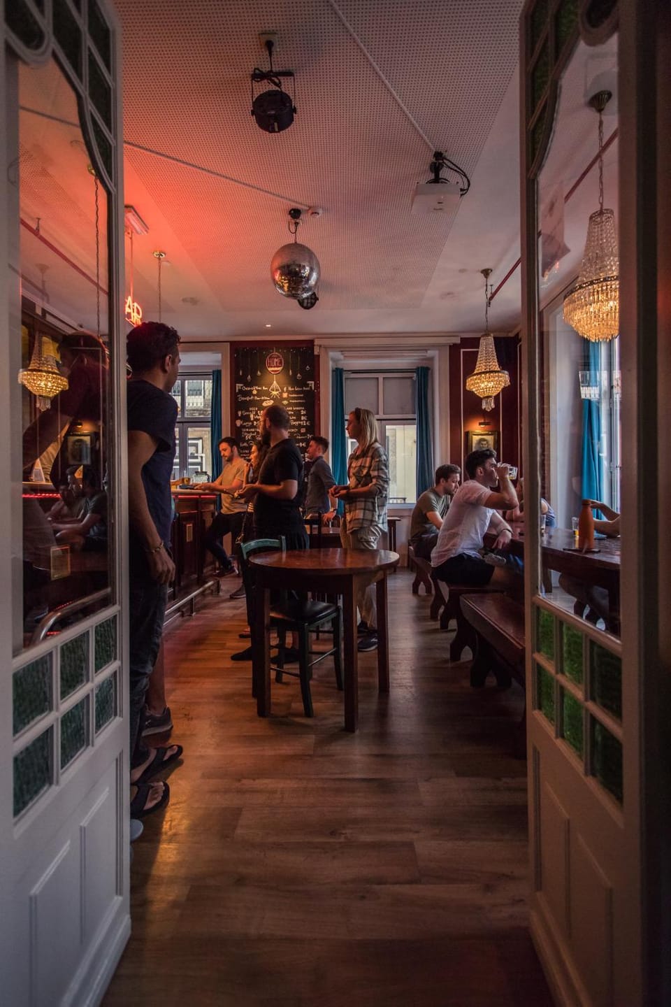 Staff, Restaurant/places to eat, People