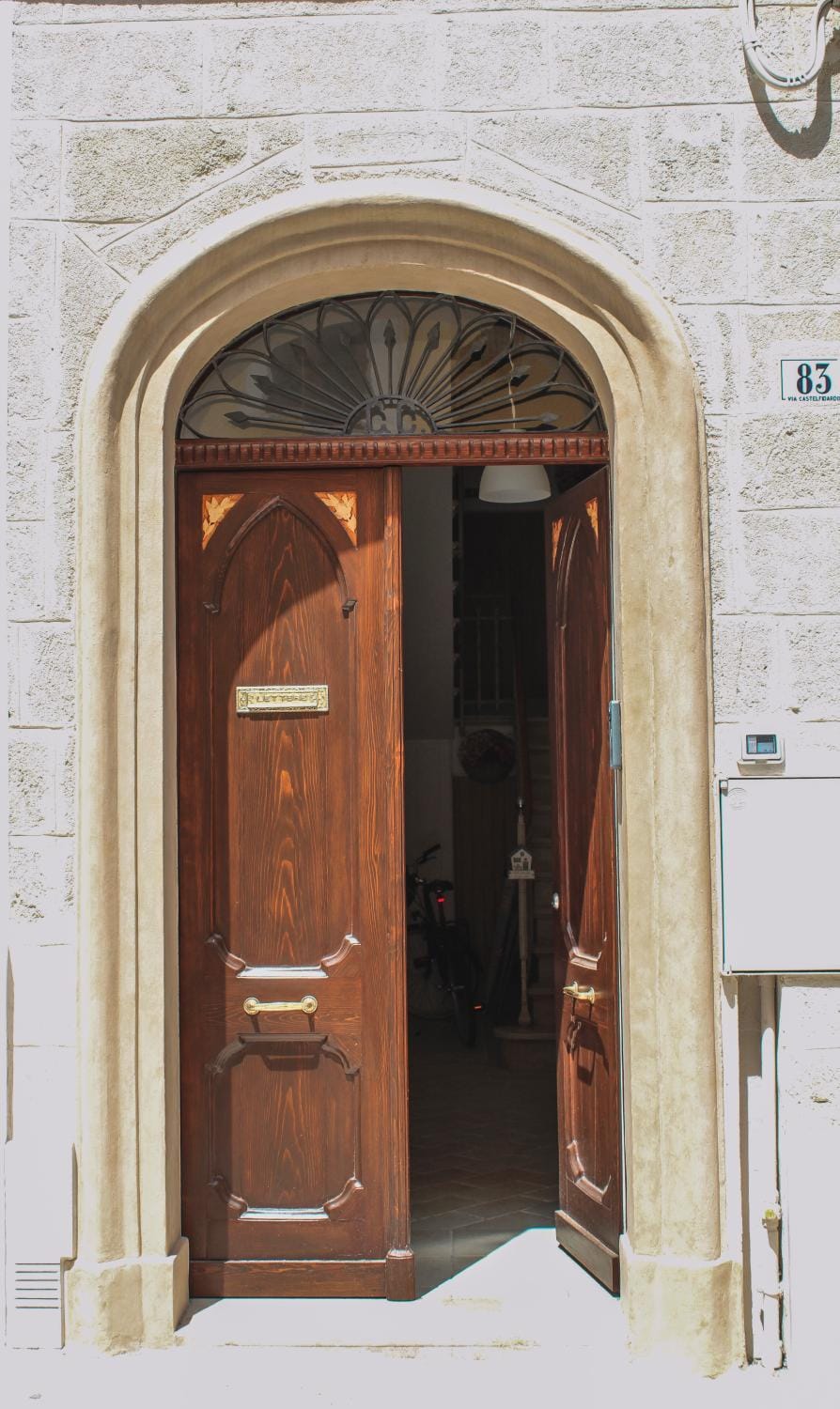 Facade/entrance