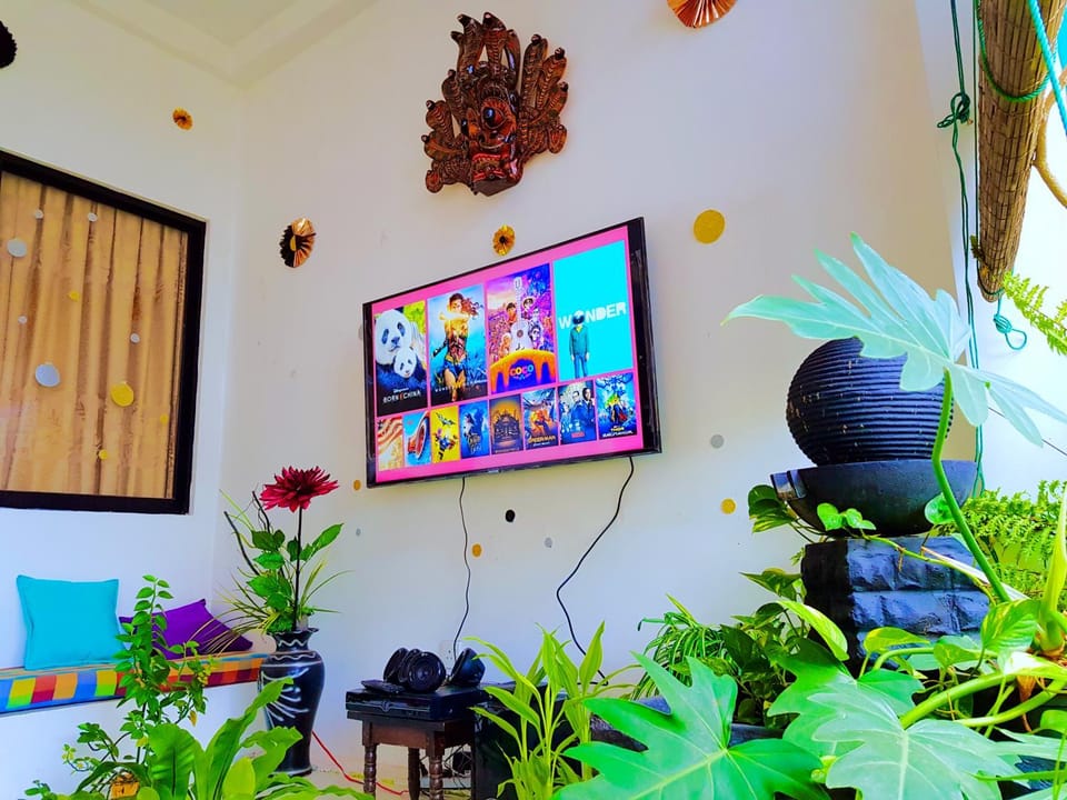 Communal lounge/ TV room, TV and multimedia, Evening entertainment