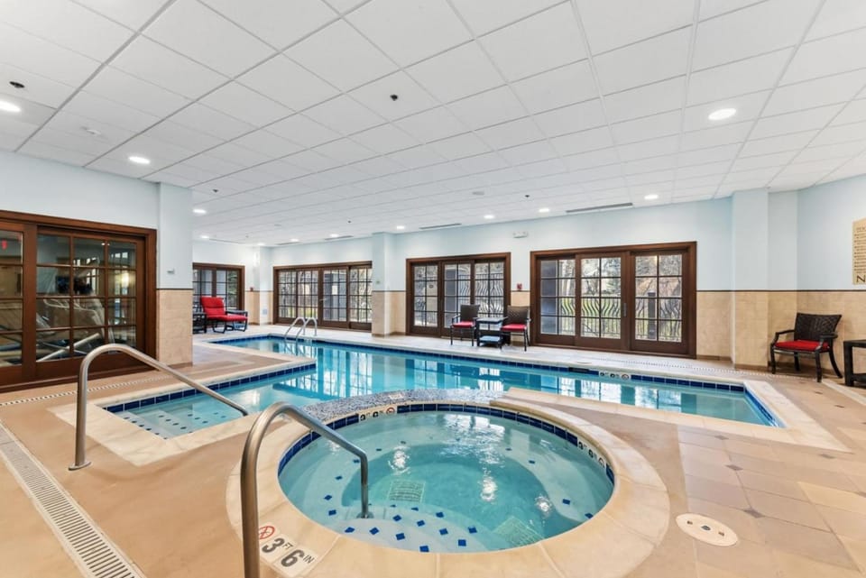 Beaver Creek Penthouse Pool Hot Tub Walkable House in Avon