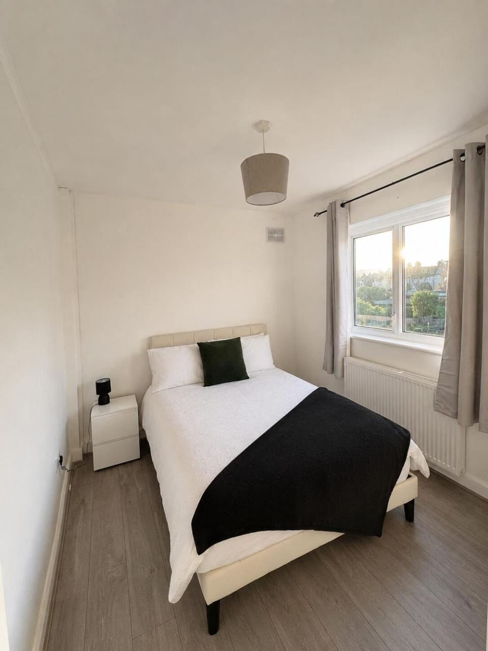 Stylish 3BR Maisonette Near London House in London