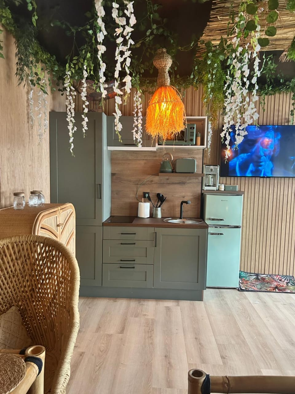Kitchen or kitchenette