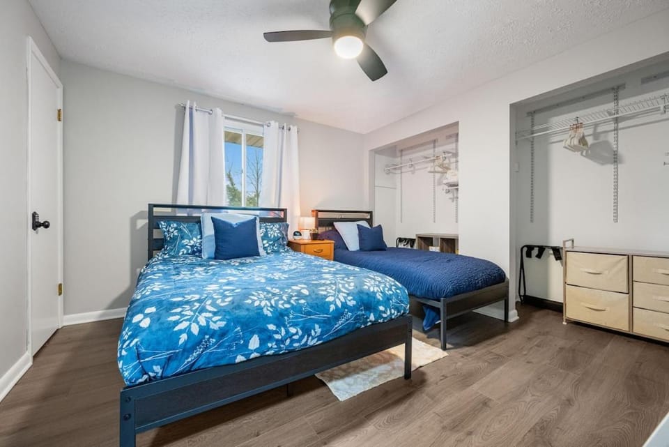 Cozy Modern Stay Near Pro Football Hall of Fame And CAK Airport Apartment in Ohio