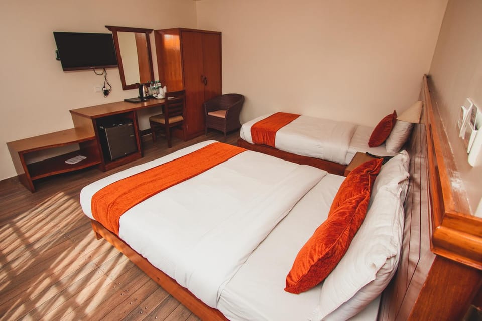 Bed, TV and multimedia, Bedroom