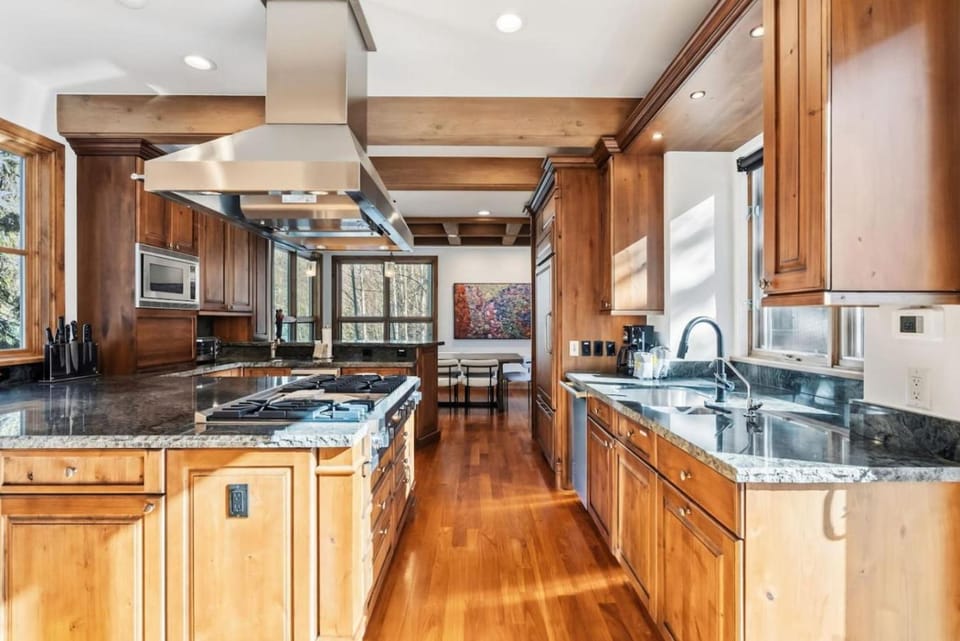 Luxury Vail Estate Near Skiing & Golf Course House in Vail