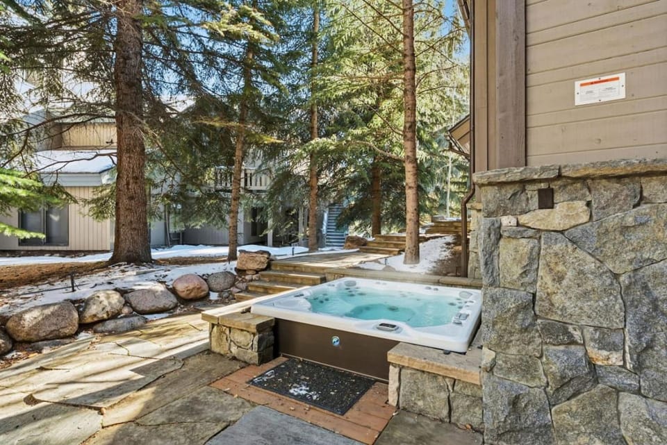 Luxury Vail Estate Near Skiing & Golf Course House in Vail