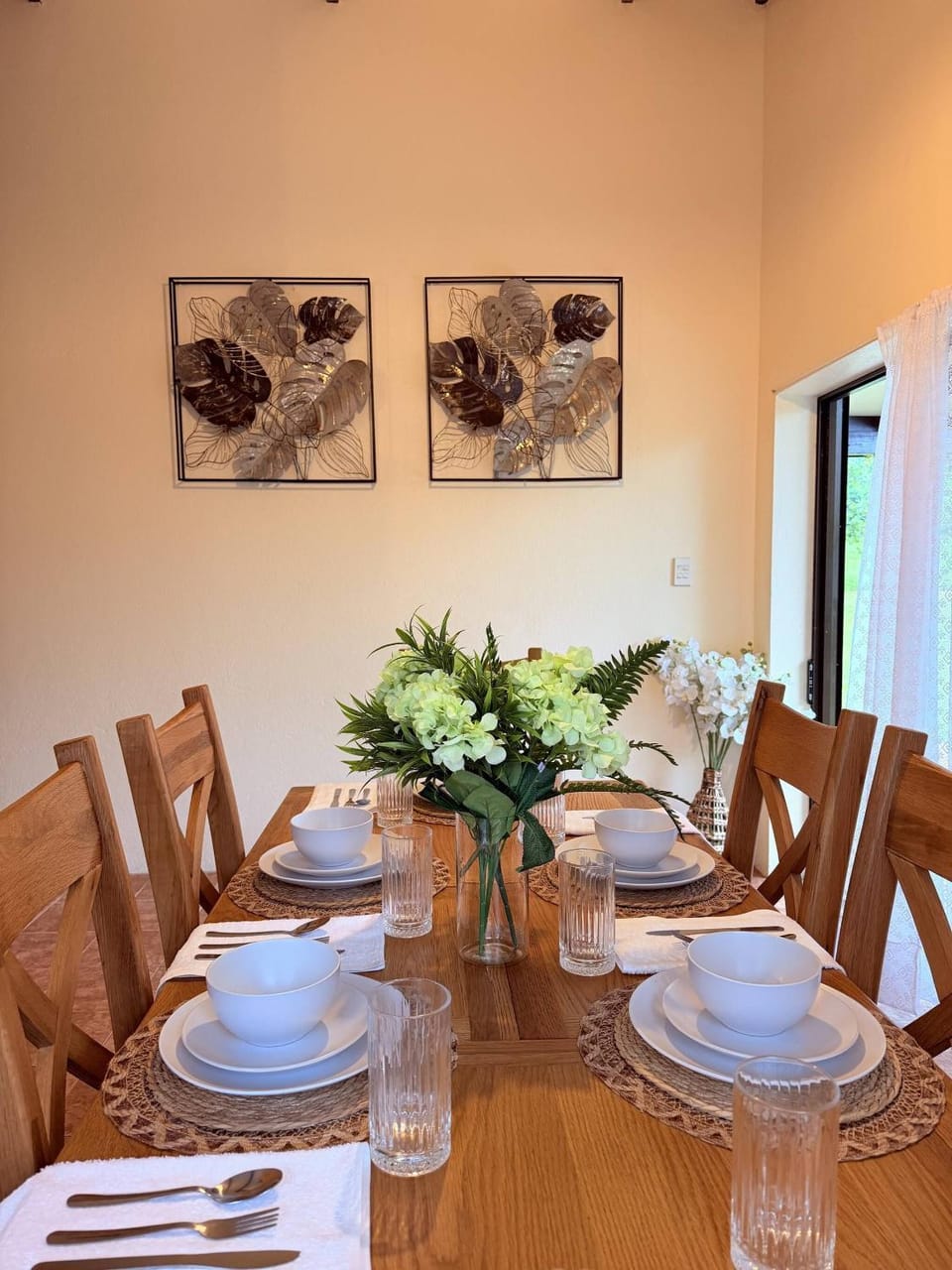 Food and drinks, Dining area, Food