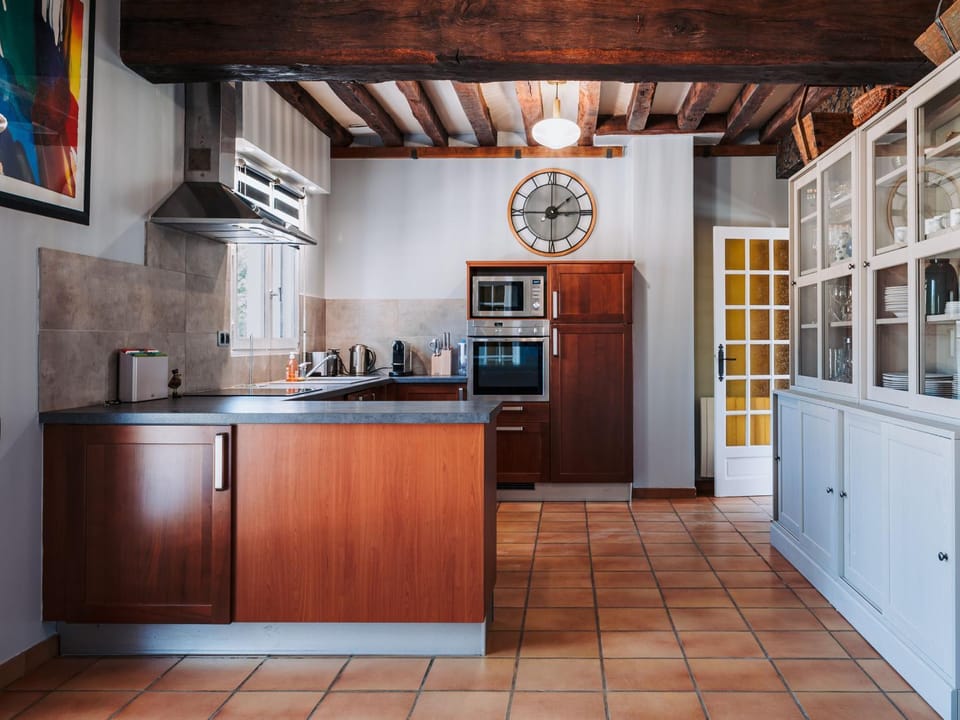 Gîte du Château avec tennis et piscine - 14 pers. - FR-1-591-797 House in Centre-Val de Loire
