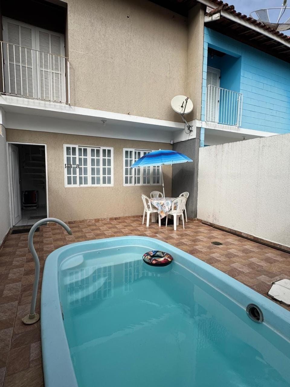Casa pé na areia com piscina House in Bertioga