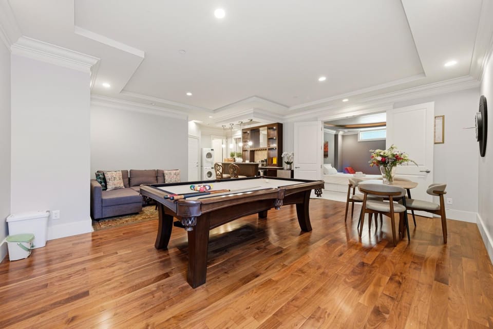 Luxury 2BR Retreat Near UBC with Sauna, Theatre & Pool Table House in Vancouver