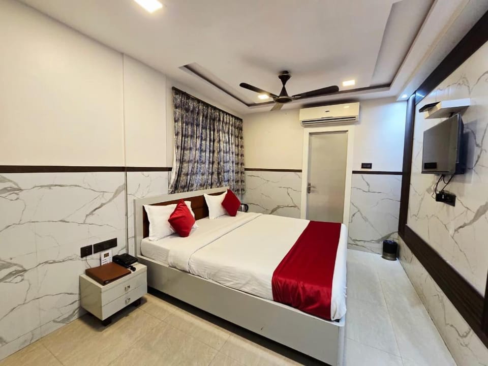 Bedroom, air conditioner