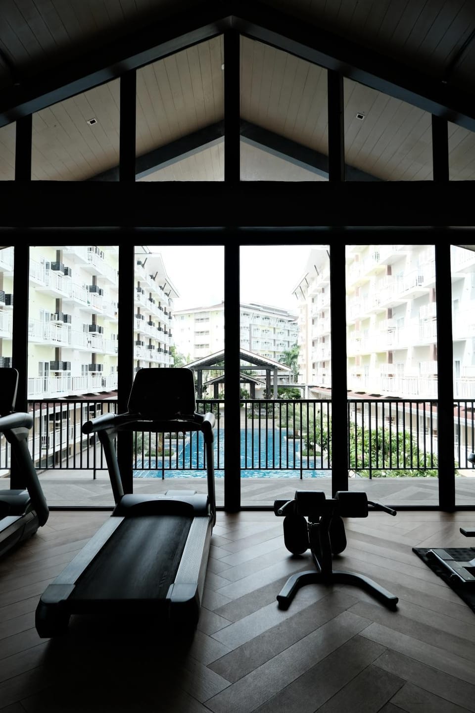 Airport Gem with Pool and Gym Apartment in Lapu-Lapu City