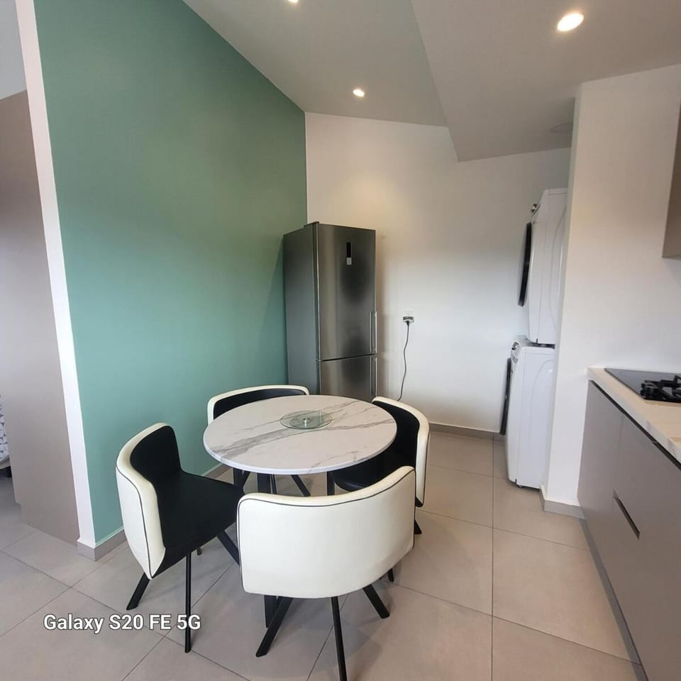 Suite in the heart of the city with garage Apartment in Cuenca