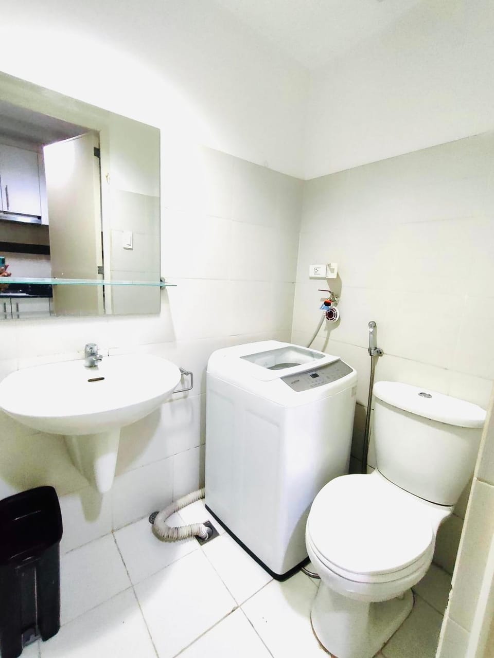 Toilet, dishwasher, wardrobe, washing machine