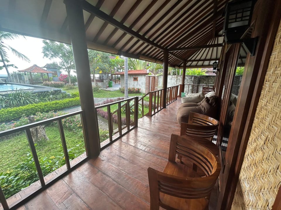 Alice Beach Club & Resort Resort in Batu Layar