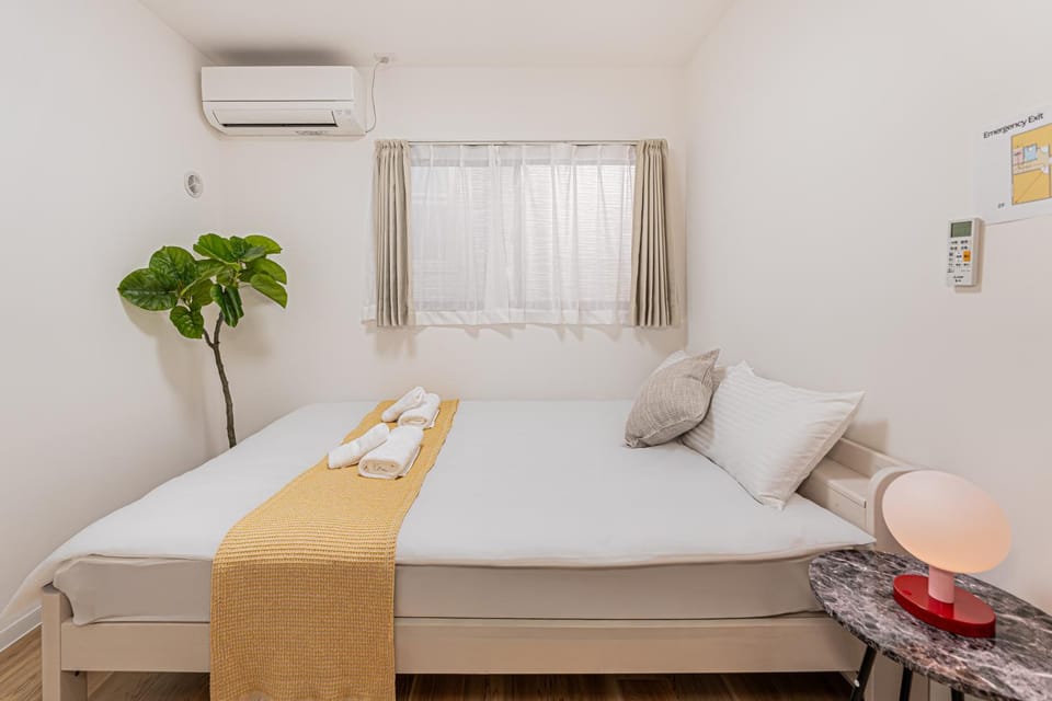 Bed, Bedroom, air conditioner