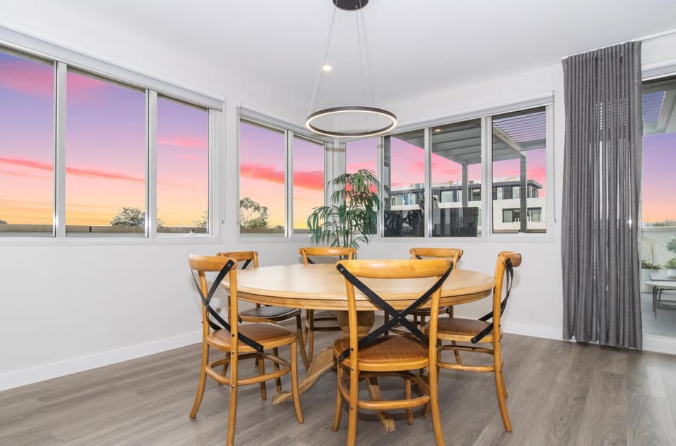 Balcony/Terrace, Dining area, Sunset