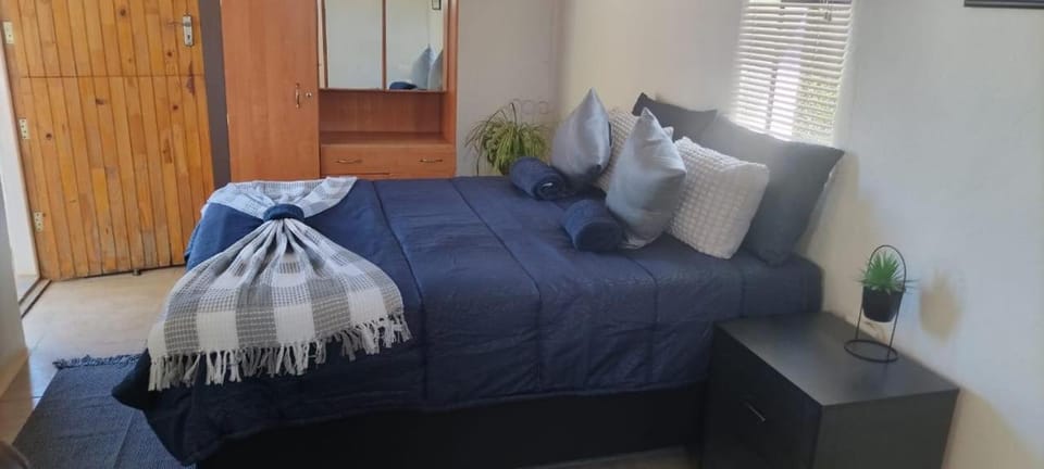Op-die-Voorstoep Guest House Bed and Breakfast in Eastern Cape