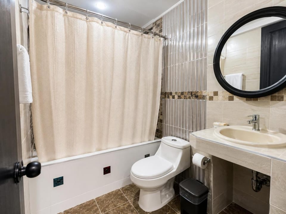Bathroom, Bath, towels