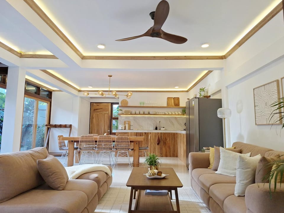 Living room, Dining area