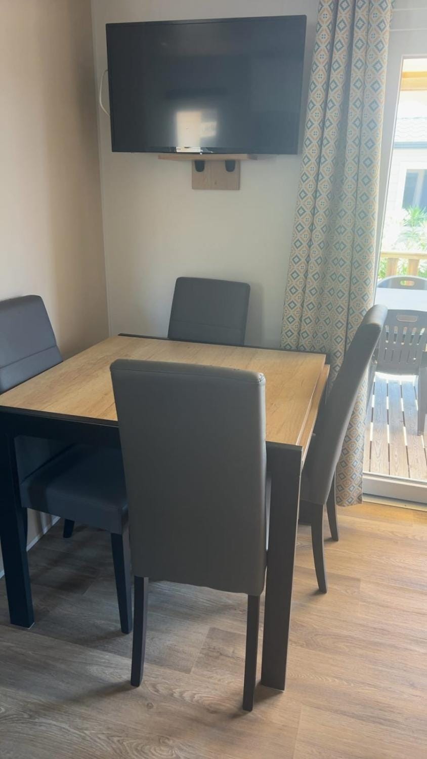 Mobil-home 3 ch - 8 pers House in Canet-en-Roussillon