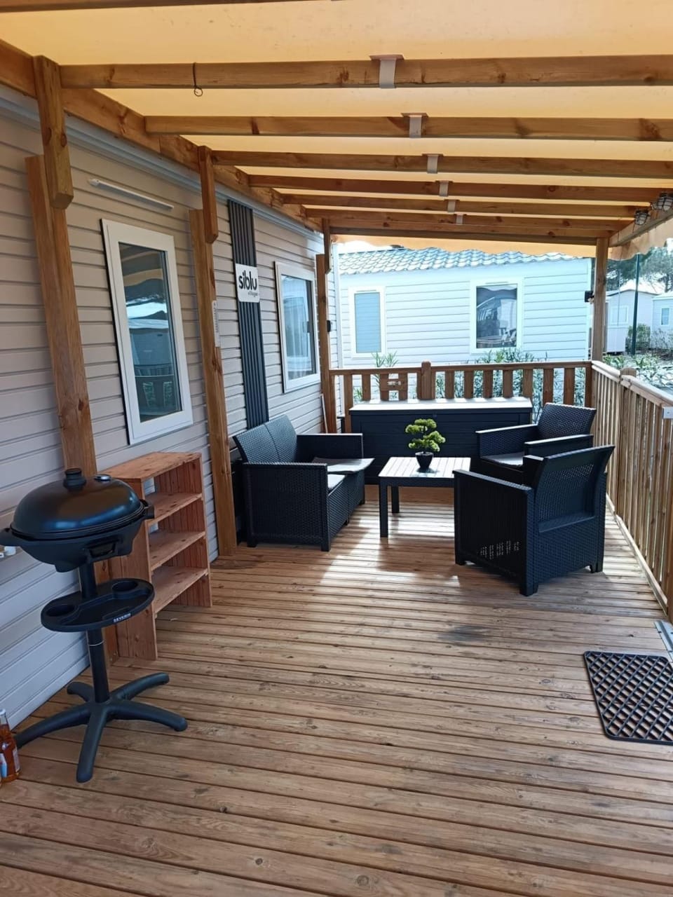 Mobilhome 3 chambres 2 SDB House in Canet-en-Roussillon