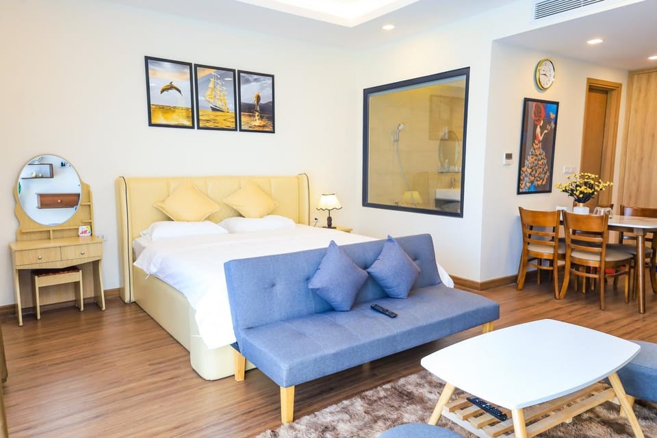 Living room, Photo of the whole room, Seating area, Dining area, Bedroom