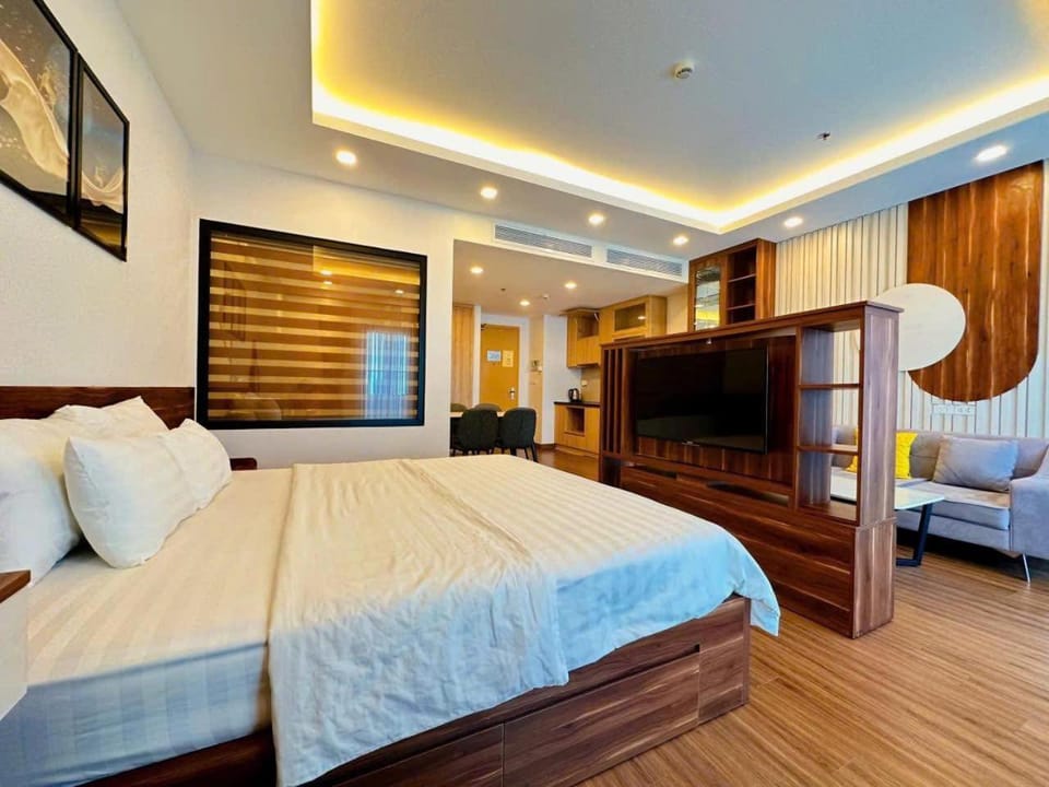 Bed, TV and multimedia, Living room, wardrobe