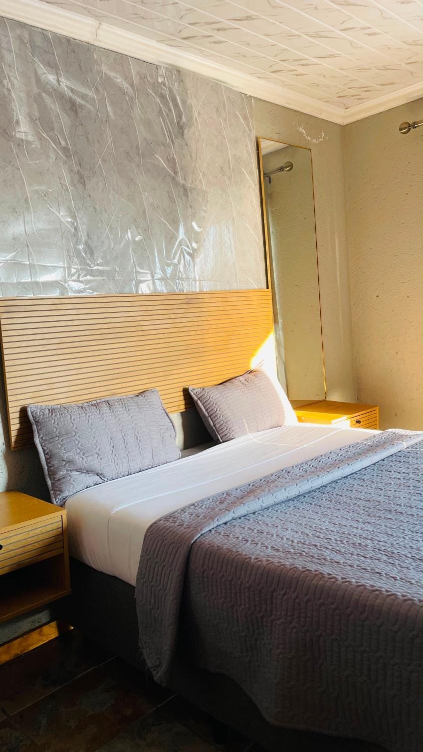 Mukomani Guesthouse Bed and Breakfast in Gauteng