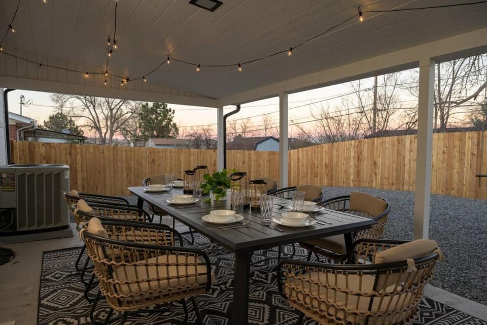 The Denver Social I Hot Tub Fire Pit & Game Room House in Thornton
