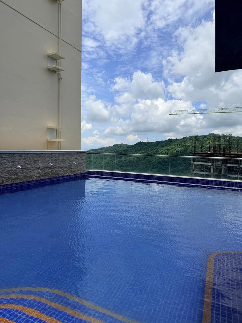 The Manor at Twin Lakes with Heated Pool Premium Stay Apartment in Calabarzon