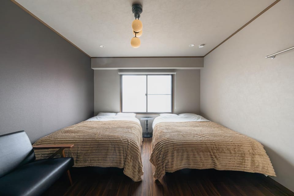 Photo of the whole room, Bedroom