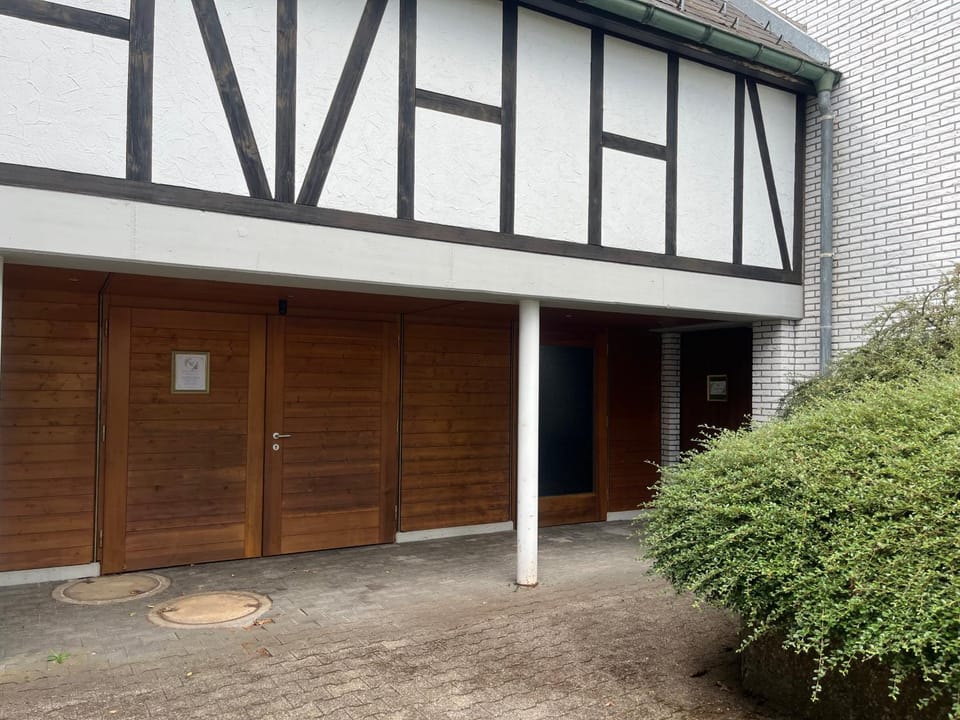 Property building, Facade/entrance