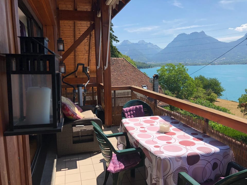 Apartment Spectacular view Annecy lake Apartment in Doussard