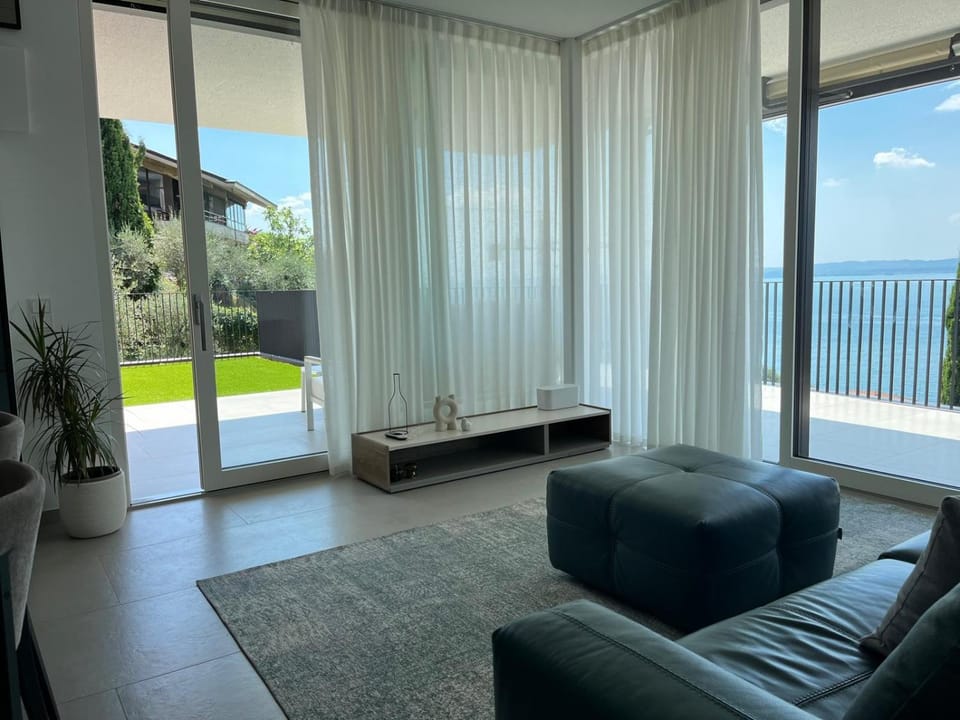 Suite Panorama Apartment in Torri del Benaco
