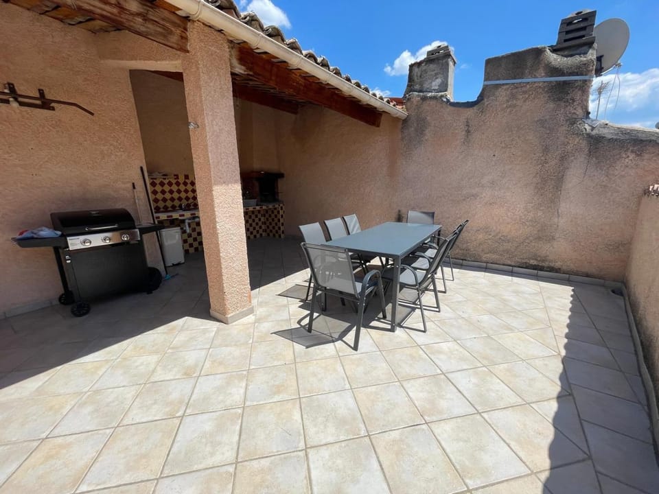 Vous viendrez vivre ici le chêne vert 4 chambres loft 150m2 roof Top barbecue Apartment in Provence-Alpes-Côte d'Azur