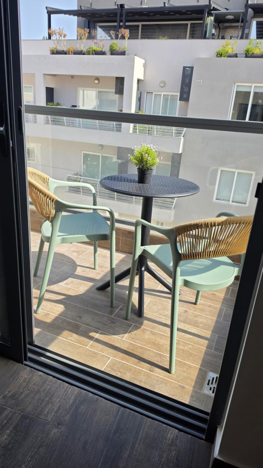 Modern Studio 10 mins walk to St Julians Apartment in Saint Julians